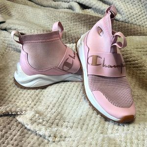 Soft pink women’s champions
